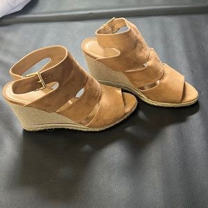 Apt 9 size 8 platform wedges